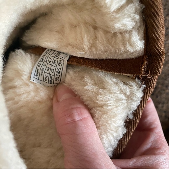 UGG authentic Mayfair Boots Style #5116 9 womens 40 guc - Picture 4 of 4